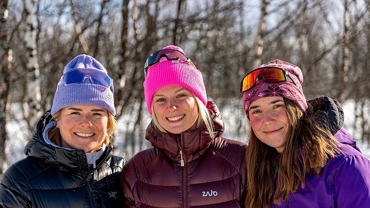 Sie tragen ihre Liebe zu den Bergen im Herzen und sind immer auf der Suche nach einem neuen Abenteuer: F&uuml;r Katharina Kestler, Antonia Schlosser und Lisa Bartelmus (von links) startet eine neue Reise.
