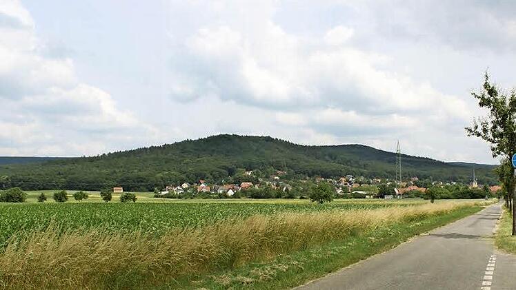 Aus Bamberg kommend könnte hier eine Nordwestumgehung nach links in Richtung Litzendorf abzweigen. Fotos: Hans Kurz
