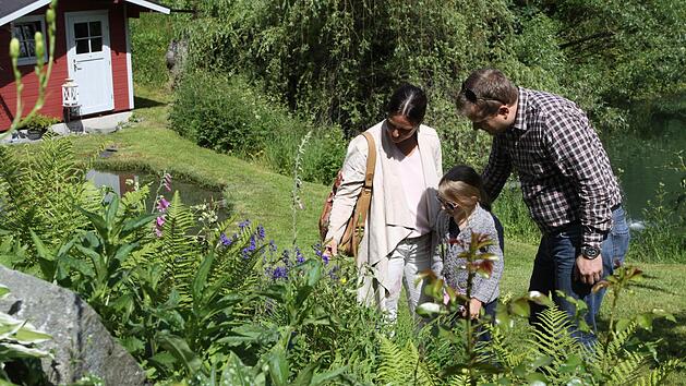 Auch f&uuml;r Kinderaugen war im Garten der Familie Schmitt einiges zu entdecken.  Foto: Michael Wunder