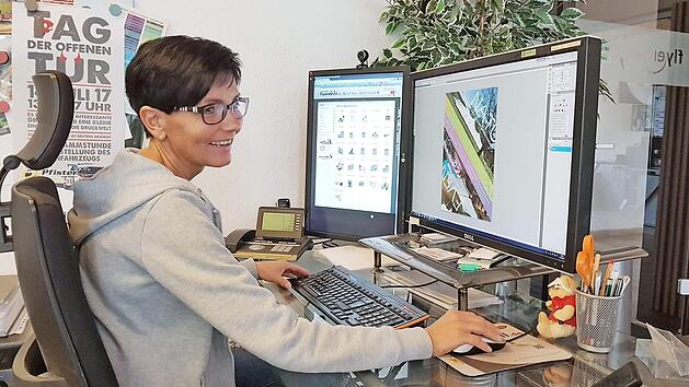 Birgit Heim arbeitet seit vier Monaten bei Flyerdevil.  Foto: Franz Galster