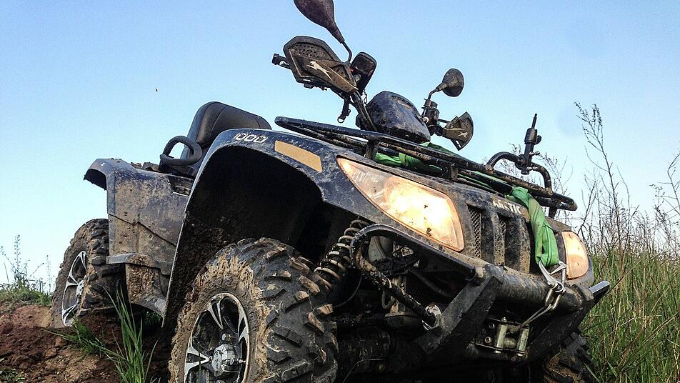 Tobias Morettis Ehefrau ist mit ihrem Quad schwer verungl&uuml;ckt. Quads sind auf Bauernh&ouml;fen beliebte Fortbewegungsmittel