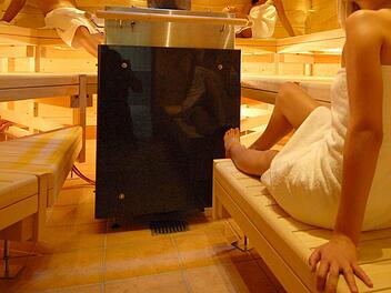 Ein 55-Jähriger ist in der Therme Obernsees erwischt worden, als er heimlich Filmaufnahmen von Badegästen in der Sauna und dem Whirlpool machte. Foto: Symbolbild Matthias Einwag
