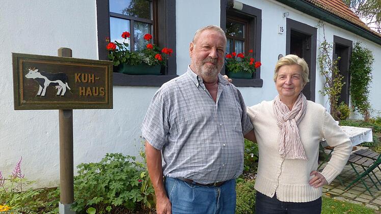 Bernd und Jutta Wich zieht es immer wieder zu ihrem "Kuh-Haus" im Frankenwald. Foto: Jürgen Schlee