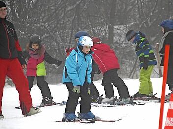 In der Skischule Hottenroth lernen pro Jahr rund 5000 Kinder und Erwachsene das Skifahren.  Fotos: Alexander Hartmann