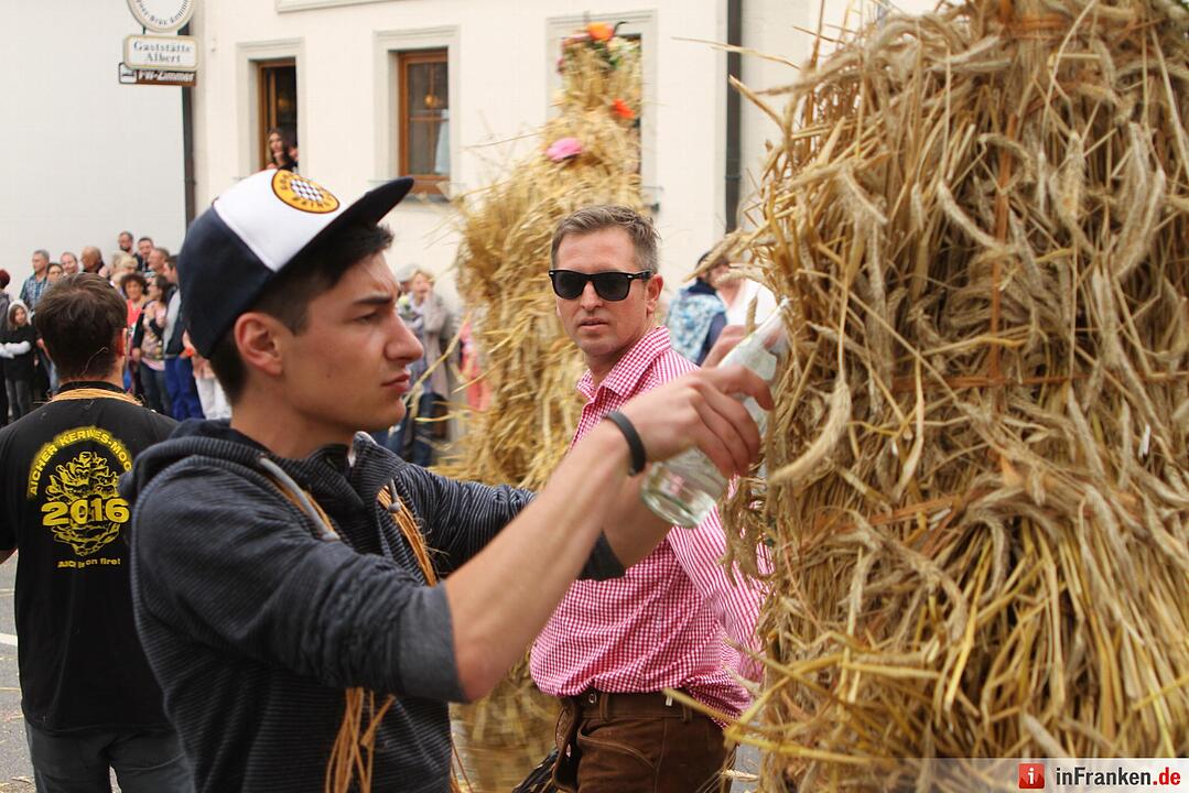 Strohbären in Kirchaich