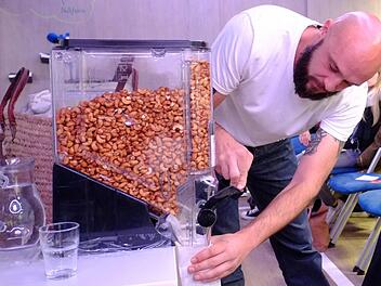 Lebensmittel umweltfreundlich ohne Verpackung verkaufen. Diese Idee hat Thomas Linhardt in Nürnberg vorgestellt. Foto: Nikolas Pelke