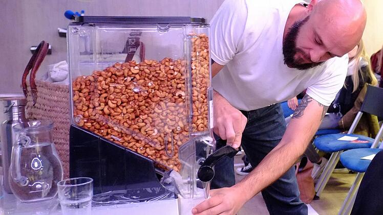 Lebensmittel umweltfreundlich ohne Verpackung verkaufen. Diese Idee hat Thomas Linhardt in Nürnberg vorgestellt. Foto: Nikolas Pelke