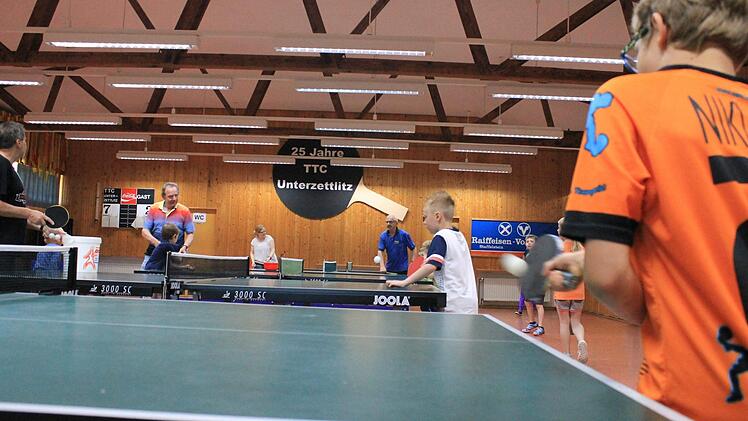 Konzentration und Ballgefühl waren beim Tischtennis gefragt. Foto: Dominic Buckreus