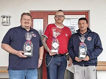 Die Geehrten des Bayern Fanclub Rodachgrund (von links): Stefan Schramm, Frank Neder und Thomas Bauer.