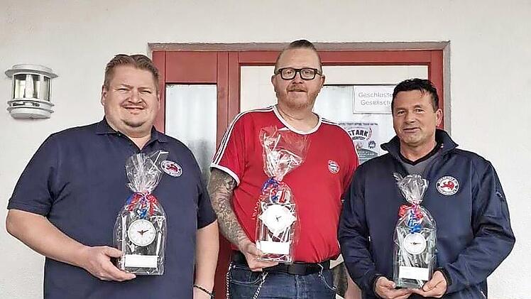 Die Geehrten des Bayern Fanclub Rodachgrund (von links): Stefan Schramm, Frank Neder und Thomas Bauer.