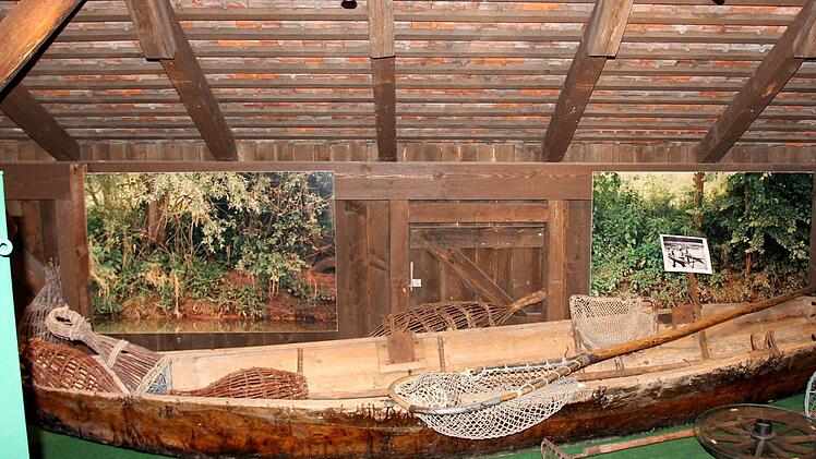 Ein Schelch ist im Museum aufgebaut mit typischen Fischergerätschaften. Fotos: Johanna Blum