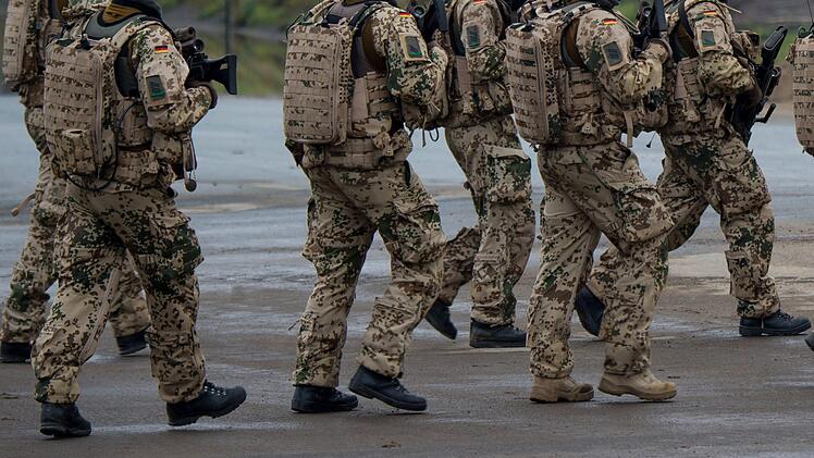 Der Angriff auf zwei Soldaten in Bad Hersfeld am vergangenen Montag war vermutlich vorgetäuscht, wie die Ermittlungen ergaben. Foto: Philipp Schulze/dpa