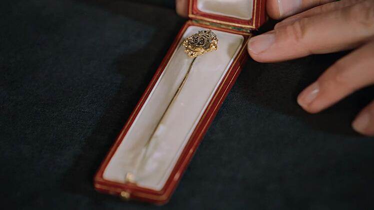 Kann die Geschenknadel von Kaiser Franz Joseph I. wirklich 7.000 Euro bringen?