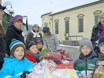 Den Plätzchen verdankt der Burkardrother Plätzlesmoadd seinen Namen. Auch in diesem Jahr soll es bei dieser Veranstaltung wieder jede Menge Selbstgebackenes geben. Aber auch Handwerk und Kultur werden nicht zu kurz kommen. Foto: Archiv