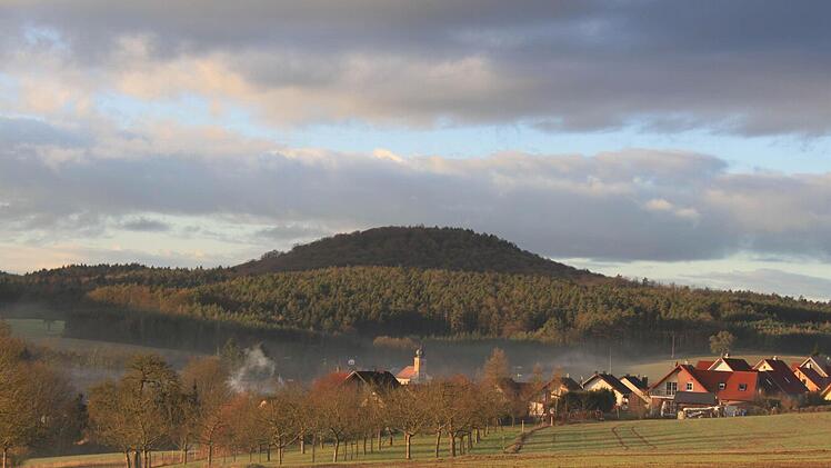Frühlingshaft: Dorgendorf im Morgenlicht hielt Leserin Bernadette Muckelbauer aus Baunach mit ihrer Kamera fest.