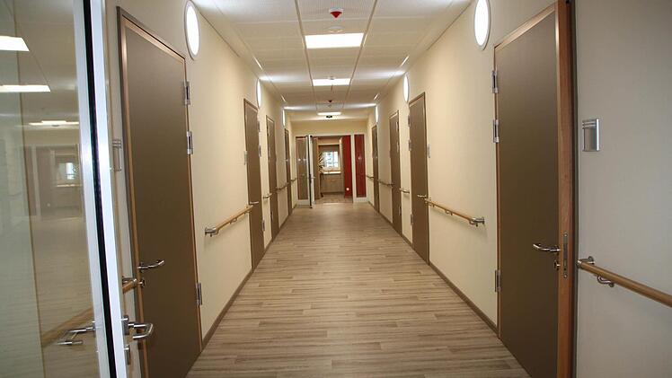 Noch sind die Gänge etwas kahl. Das wird sich bald ändern. Foto: Ulrike Müller