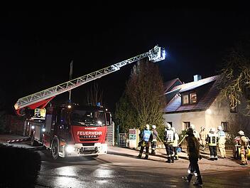 Zimmerbrand am Unterauracher Weg. Foto: Ronald Rinklef