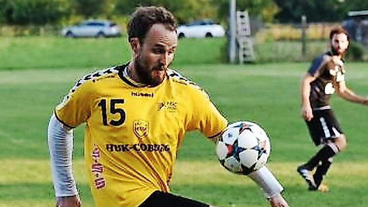 Beim Handball ist f&uuml;r Sebastian Weber am Kreis vor allem voller K&ouml;rpereinsatz und Kampf gefragt. Beim Fu&szlig;ball bewies er bereits im vergangenen Jahr, dass er es auch filigran kann.  Foto: Jens Gundermann/Archiv