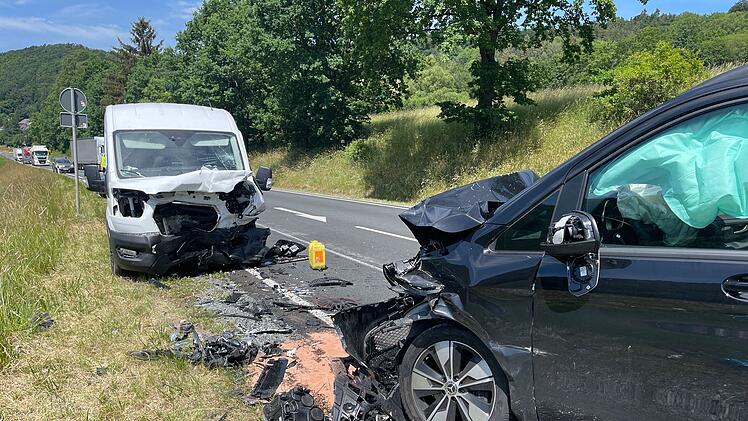 Bad Berneck: Frontalzusammenstoß auf B303