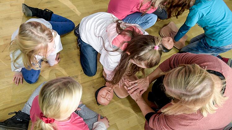 Im Notfall Helfen lernen