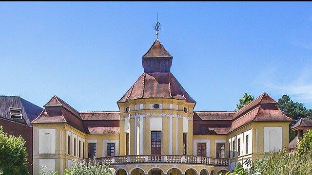 Im barocken Gebäude der "Alten Anatomie" in Ingolstadt findest du heute ein Museum zur Medizingeschichte.