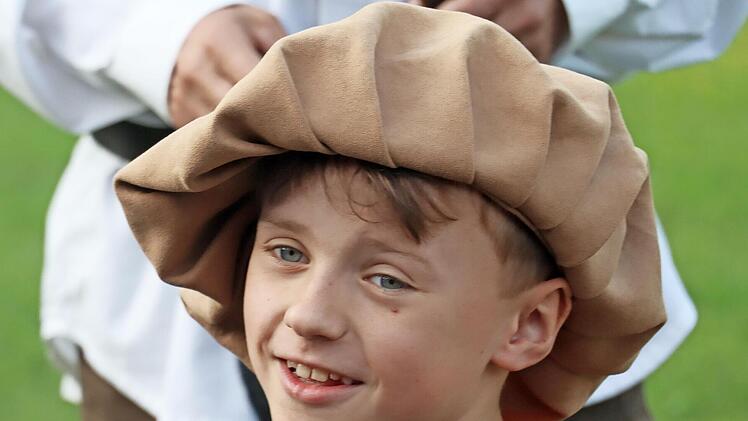 Selbst die jüngsten Dorfbewohner sind mit Rollen ausgestattet.