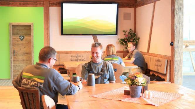Lachen, politisieren, fachsimpeln: das Wirtshaus Foto: Matthias Beetz
