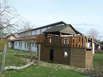 Die größte Krippe im Gemeindegebiet Michelau ist das "Haus Regenbogen" in der Schlesienstraße mit 30 Plätzen - und einer "Arche Noah" im Garten