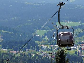 Der Schneeberg im Fichtelgebirge braucht bald einen neuen Namen, Bischofsgrün kommt schon eher hin: Der Wintersport in vielen Regionen Bayerns wird zu den ersten Opfern des Klimawandels zählen. Foto: TZ Fichtelgebirge