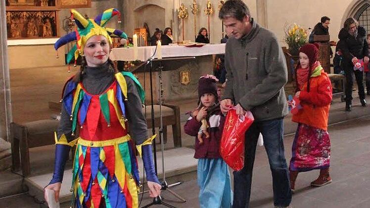 Die Kinder durften in Faschingskostümen in die Kinderkirche. Foto: Heike Beudert