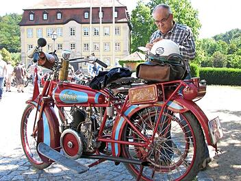 Bei bestimmten Gelegenheiten kommt diese Schönheit einmal hinaus auf die Straße: Die "Ardie" mit ihrem Einkolben-Motor ist 95 Jahre alt. Sie hat einen ganz besonderen Riemenantrieb und ein großes Bremspedal.