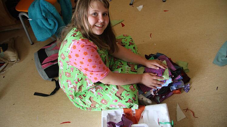 Rebecca Dörnöfer (10) näht gerne.