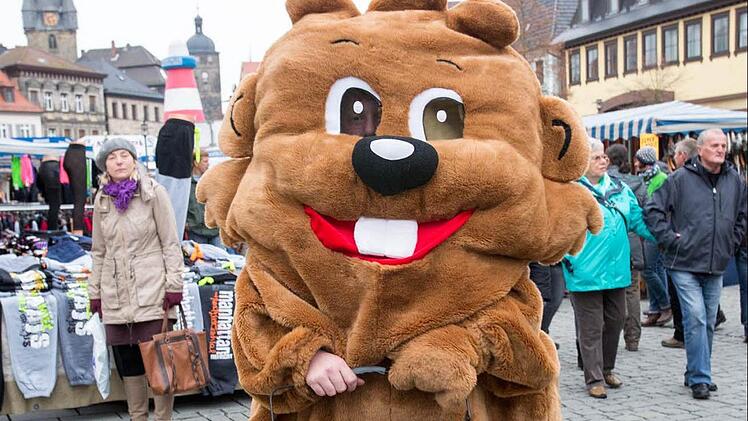 Dieses Maskottchen warb beim verkaufsoffenen Sonntag für ein Geschäft. Foto: Klaus Gagel