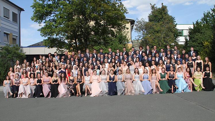 Mit dem bestandenen Abitur beginnt für 135 junge Leute ein neuer Lebensabschnitt.Gerda Völk