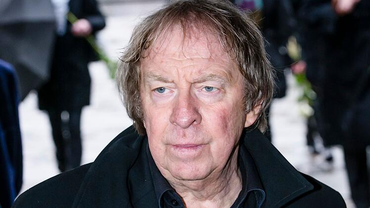 Ulrich Pleitgen wurde als &uuml;berforderter Richter im preisgekr&ouml;nten RAF-Drama "Stammheim" (1986) bekannt. F&uuml;r seine Darstellung des Wolfgang Schefer in "Nicht von schlechten Eltern" erhielt er 1994 einen Bambi.