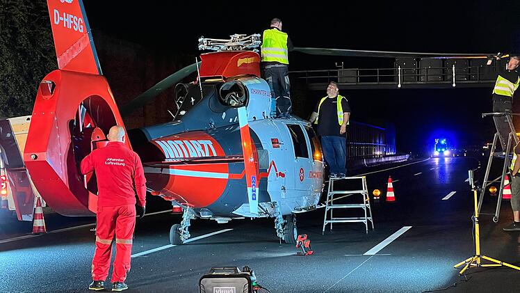Nach t&ouml;dlichem Verkehrsunfall auf Autobahn: Rettungswagen besch&auml;digt Rotor vom Rettungshubschrauber