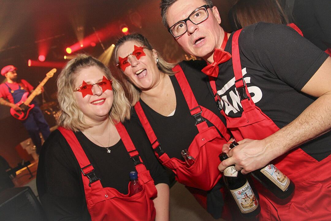 Faschingsparty vom Feinsten in der Stadthalle Stadtsteinach.