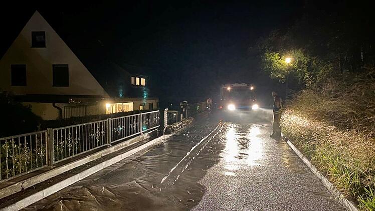 Unwetter in Kronach: Schlamm-Massen laufen in Einfamilienhäuser - 40 bis 50 Einsätze in der Nacht