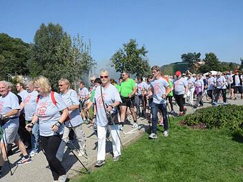 Zahlreiche Walker und Nordic Walker gingen beim Run of Hope an den Start. Fotos: Karl-Heinz Hofmann