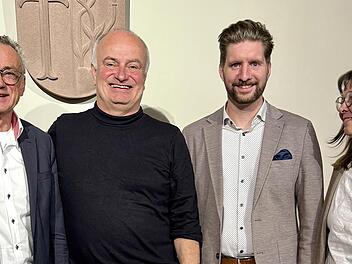 Von links Dr. Reinhard Schaupp (Moderator, Europa Union), Michael Czygan, Christian Schneider (Aktionskreis Demokratie) und Claudia Beyerle (VHS Hammelburg).