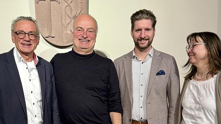 Von links Dr. Reinhard Schaupp (Moderator, Europa Union), Michael Czygan, Christian Schneider (Aktionskreis Demokratie) und Claudia Beyerle (VHS Hammelburg).