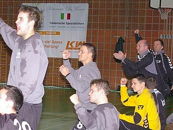 So möchten sie wieder jubeln: Der TSV Rödelsee will auch sein vorletztes Heimspiel gegen Ottobeuren für sich entscheiden. Foto: Krumpholz