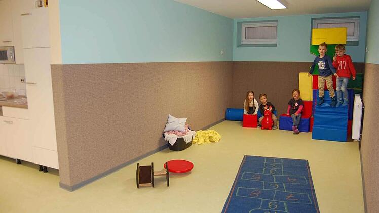 Den Kindern macht es viel Spaß in den neuen und erweiterten Räumen im Hassenbacher Kinderhaus. Foto: Günther Straub