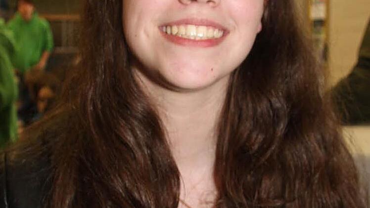 Ronja Popp (14) kam ohne eigene Ideenliste zur Zukunftswerkstatt, weil sie sich für Marktschorgast und die Zukunft des Ortes interessiert. "Vereine sind schon wichtig", sagt Ronja Popp. Foto: Sonja Adam