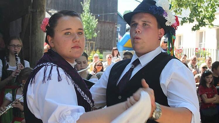 Ebersdorfer Kirchweih-Tanzpaar Foto: Veronika Schadeck