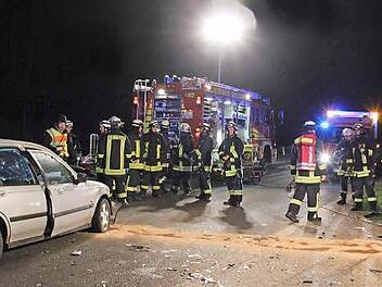 Der Fahrer des Autos links hatte beim Abbiegen den Gegenverkehr übersehen. Foto: Johanna Blum
