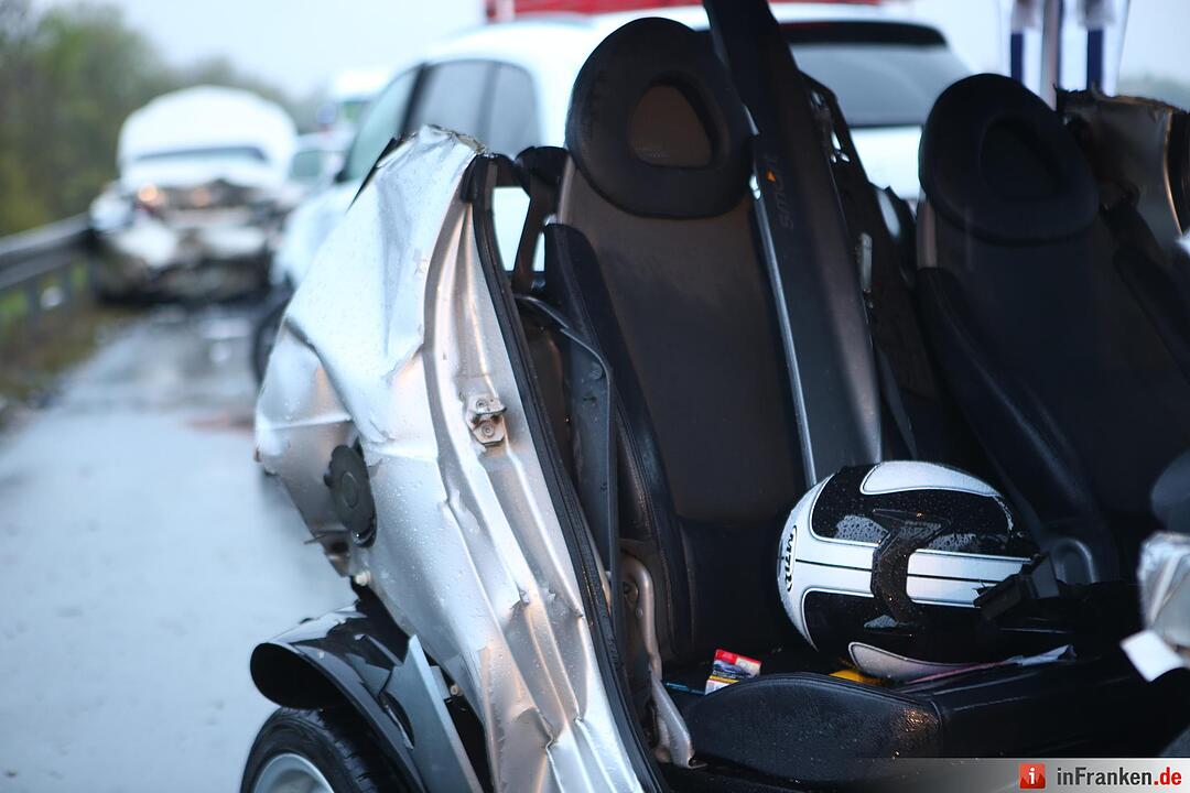 Hagel-Unwetter lšst Massenunfall aus: Autos kollidieren auf der A6 - Acht verletzte Personen, davon drei schwer