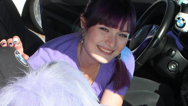 Im "Purple Beast" sitzt ein angeschnallter Minion. "Der redet mir nicht rein", sagt Anna Leier.