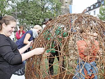 Der Lichtenfelser Korbmarkt hat sich zu einem bedeutenden Wirtschaftsfaktor entwickelt. Die Besucher schätzen vor allen die vielen Mitmachaktionen und das bunte Rahmenprogramm.  Foto: Gerda Völk
