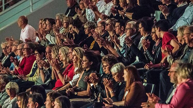 Handball-Sinfonie lautete das Motto eines Gemeinschaftsprojekts zwischen dem Landestheater und dem HSC 2000 Coburg in der HUK-Arena.Foto: Jochen Berger